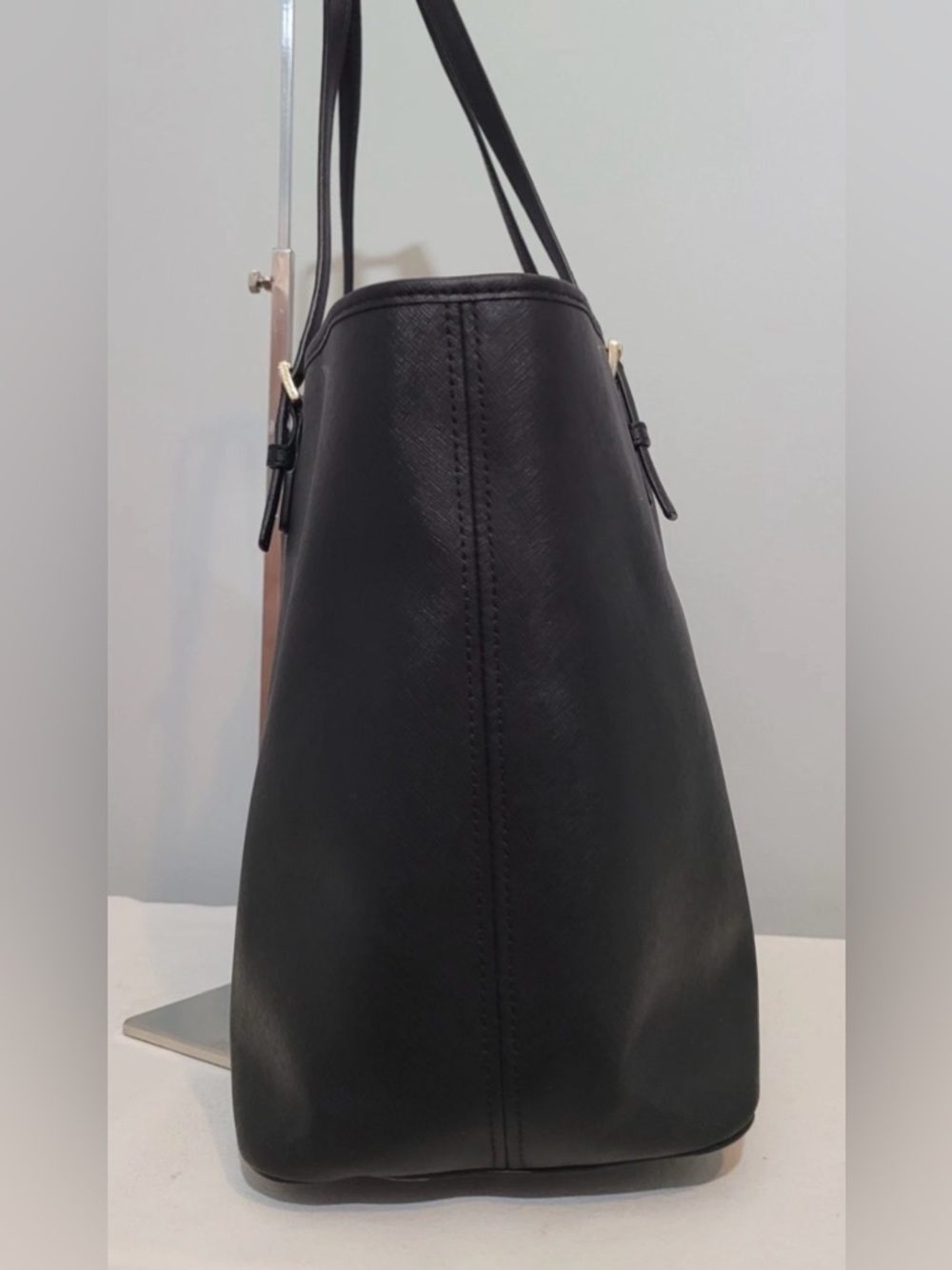 Michael Kors Jet Set Travel Black Saffiano Leather Tote with Gold Accent - Picture 4 of 16